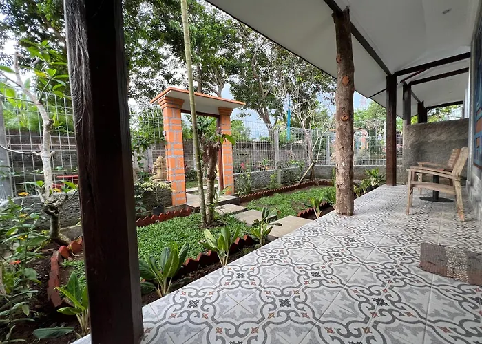 ゲストハウス Santai Karangasem